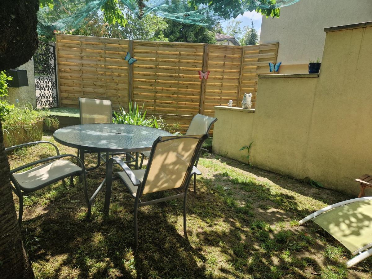 Appartement Independant Dans Maison Avec Jardinet, Au Calme Sérézin-du-Rhône Exterior foto